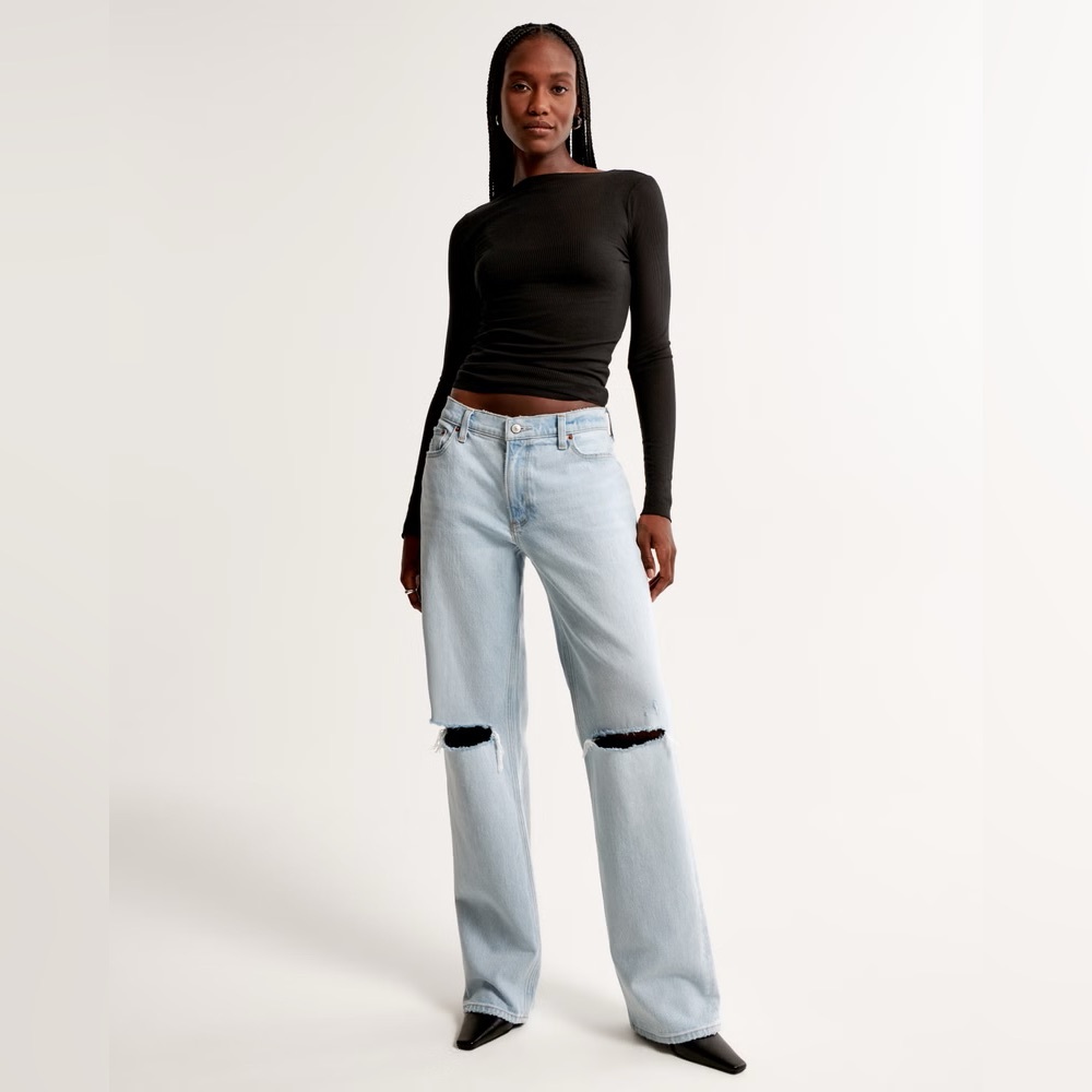 NWOT // Abercrombie - Low Rise Baggy Jean